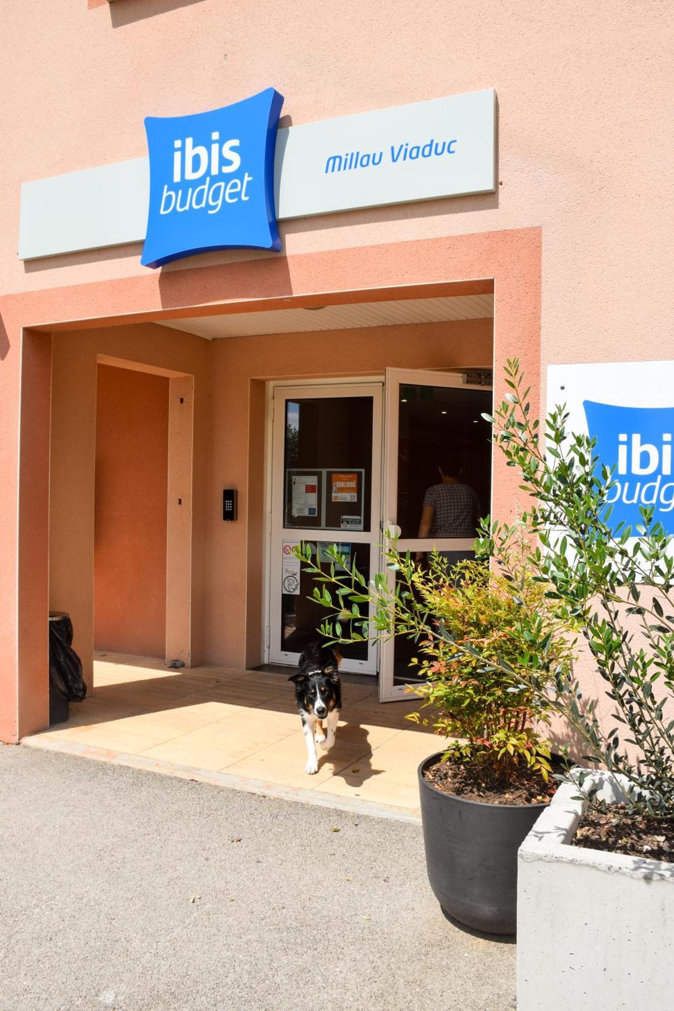 Ibis Budget Millau Viaduc Экстерьер фото